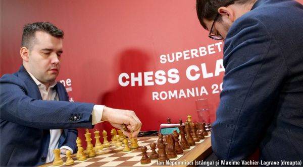 Nepomniaci se va lupta cu Carlsen pentru titlul mondial